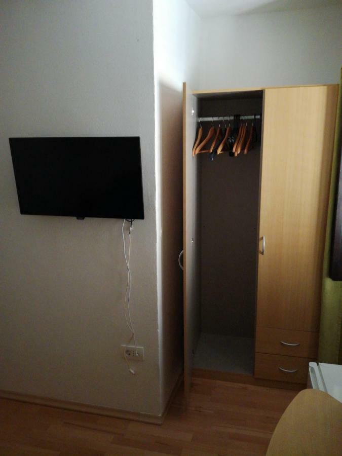 Guest House Kvartin ウマグ エクステリア 写真